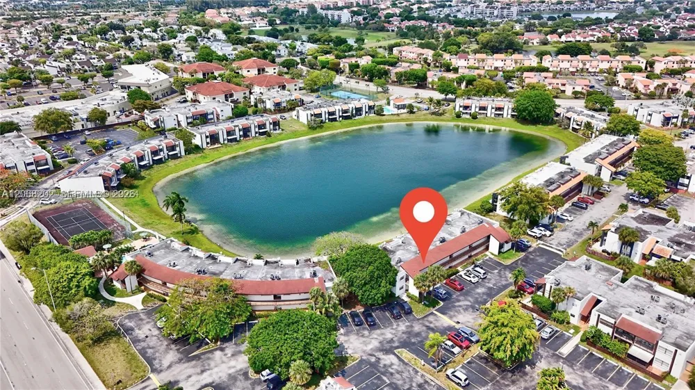 460 W Park Dr #207 Miami, FL 33172