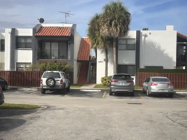 460 W Park Dr #207 Miami, FL 33172