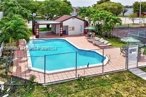 460 W Park Dr #207 Miami, FL 33172