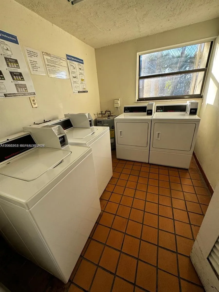 460 W Park Dr #207 Miami, FL 33172