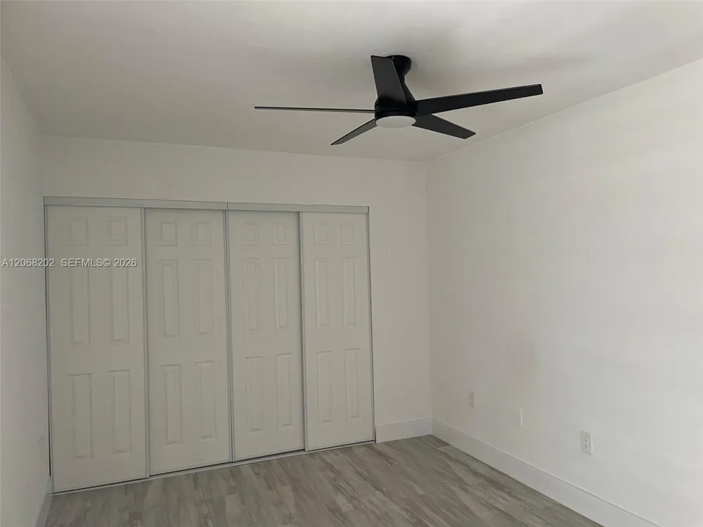 460 W Park Dr #207 Miami, FL 33172