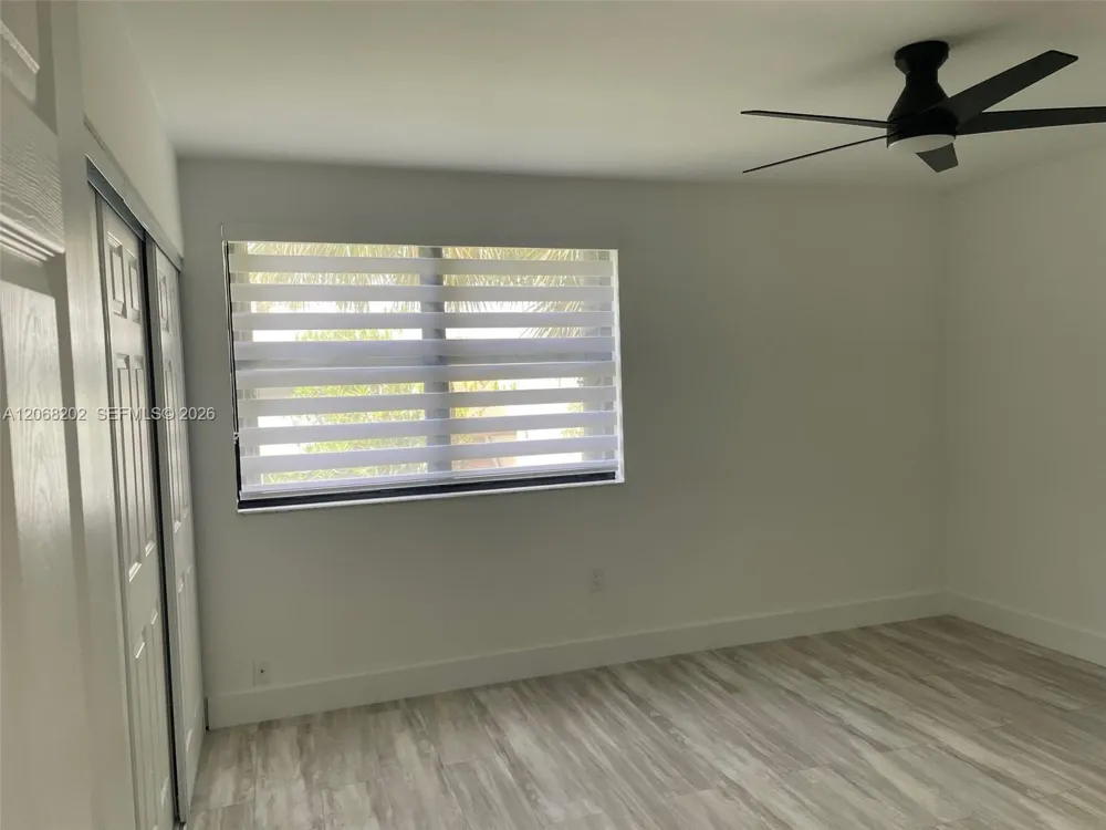 460 W Park Dr #207 Miami, FL 33172