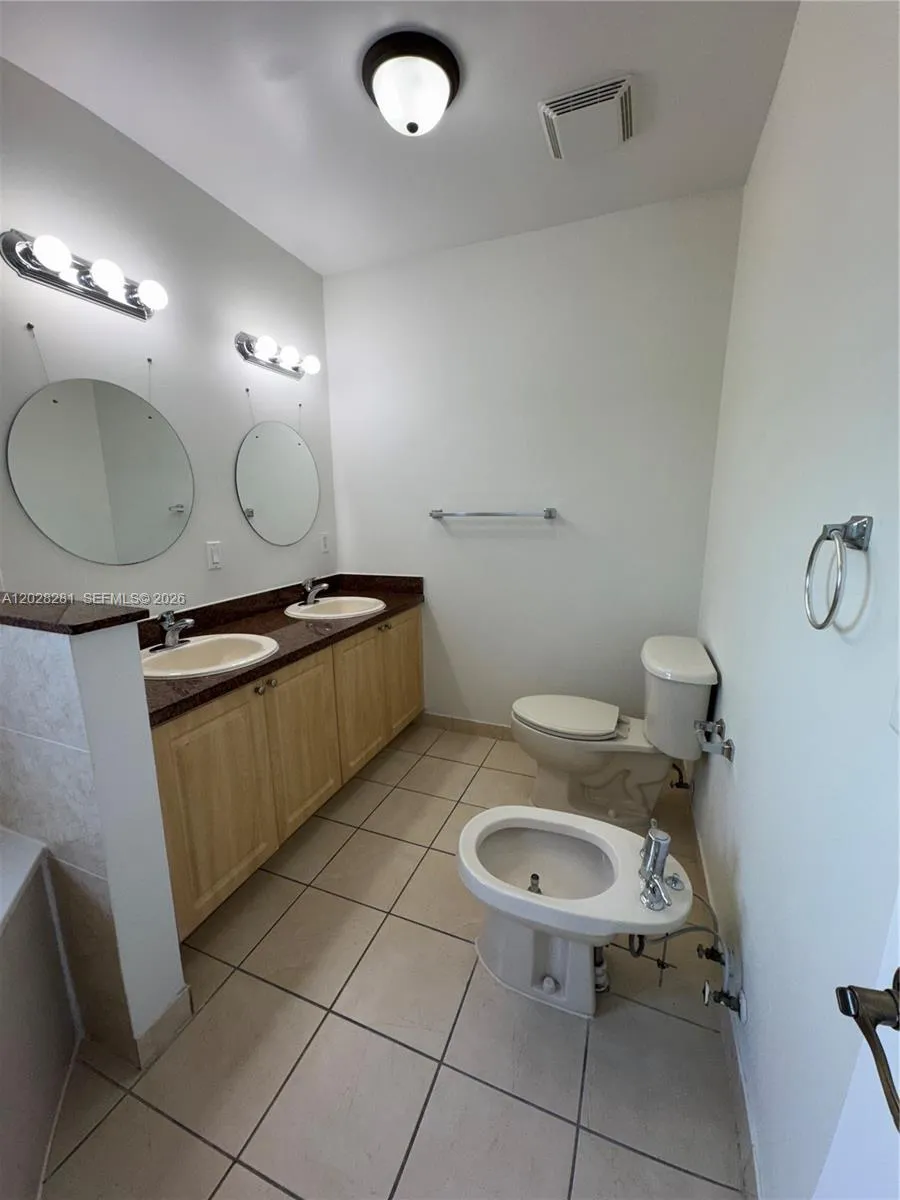 6004 SW 8th St #2 West Miami, FL 33144