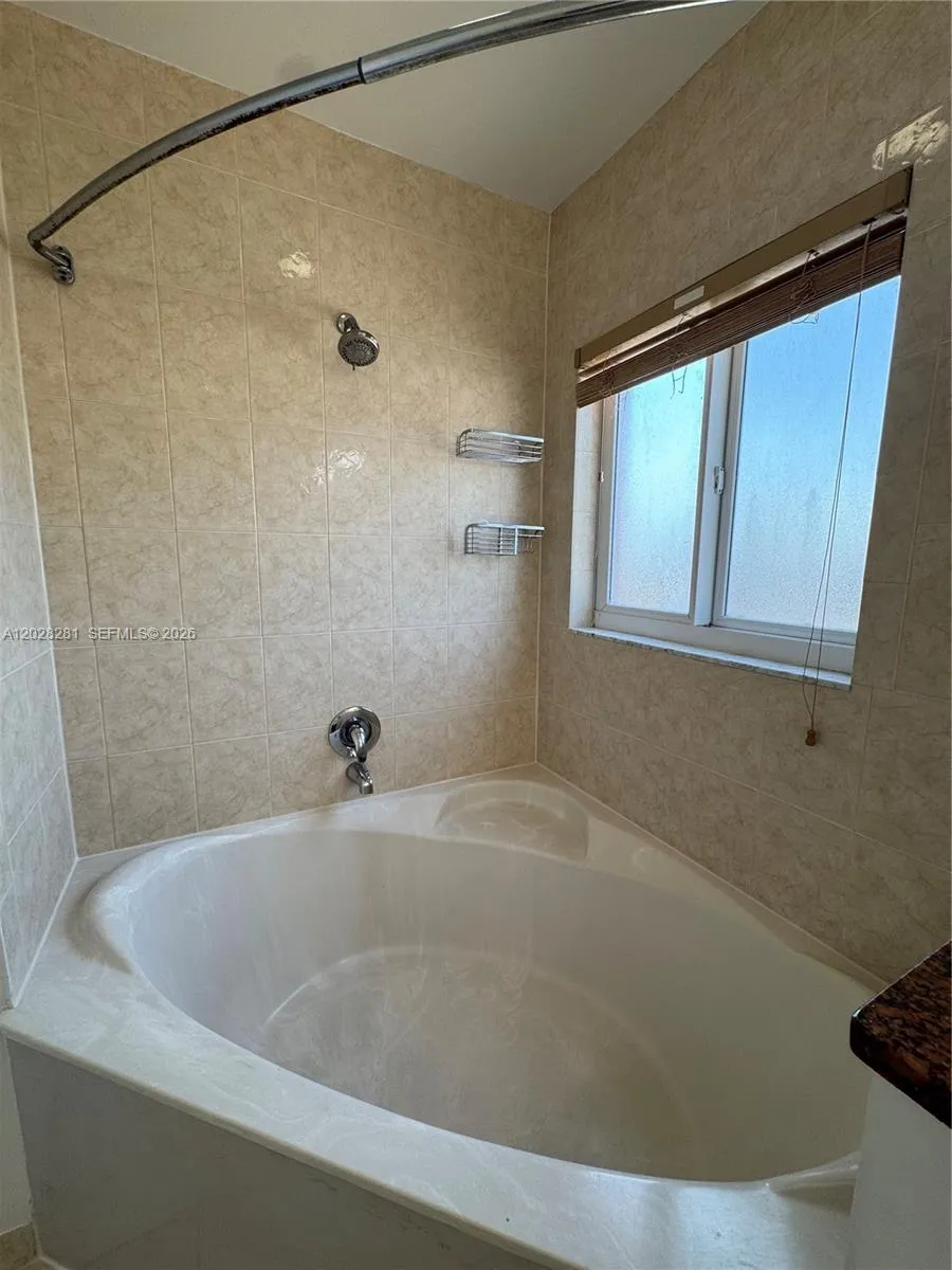 6004 SW 8th St #2 West Miami, FL 33144