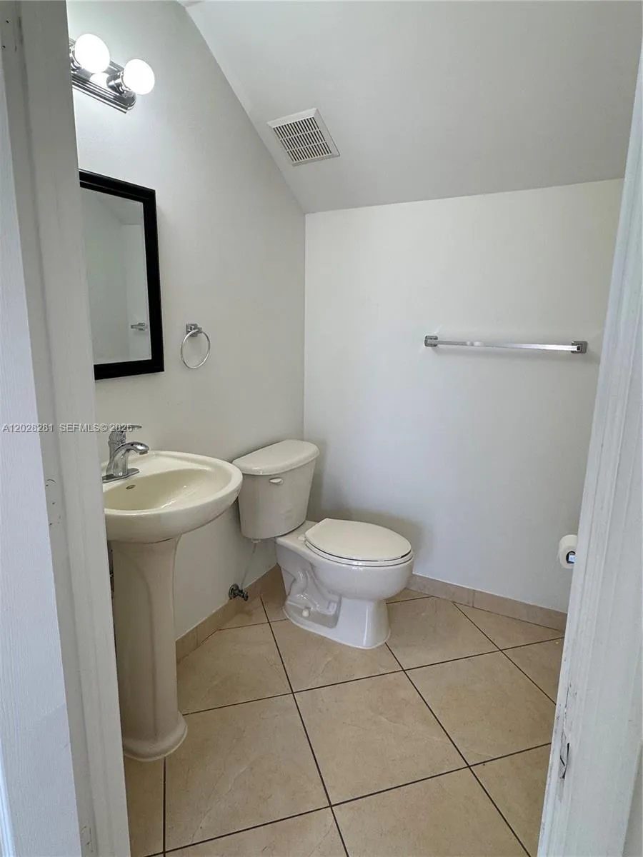 6004 SW 8th St #2 West Miami, FL 33144