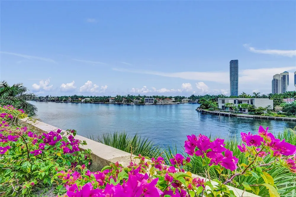 19667 Turnberry Way #12F Aventura, FL 33180