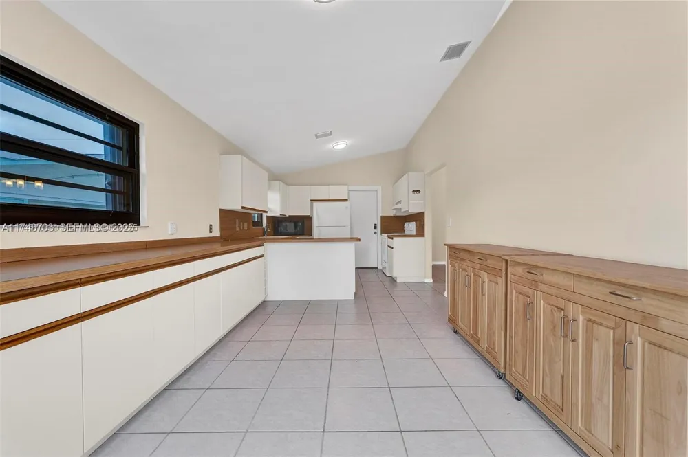 1406 NW 8TH STREET Dania Beach, FL 33004