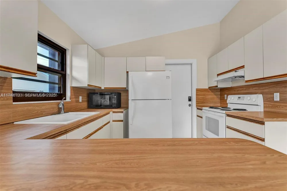 1406 NW 8TH STREET Dania Beach, FL 33004