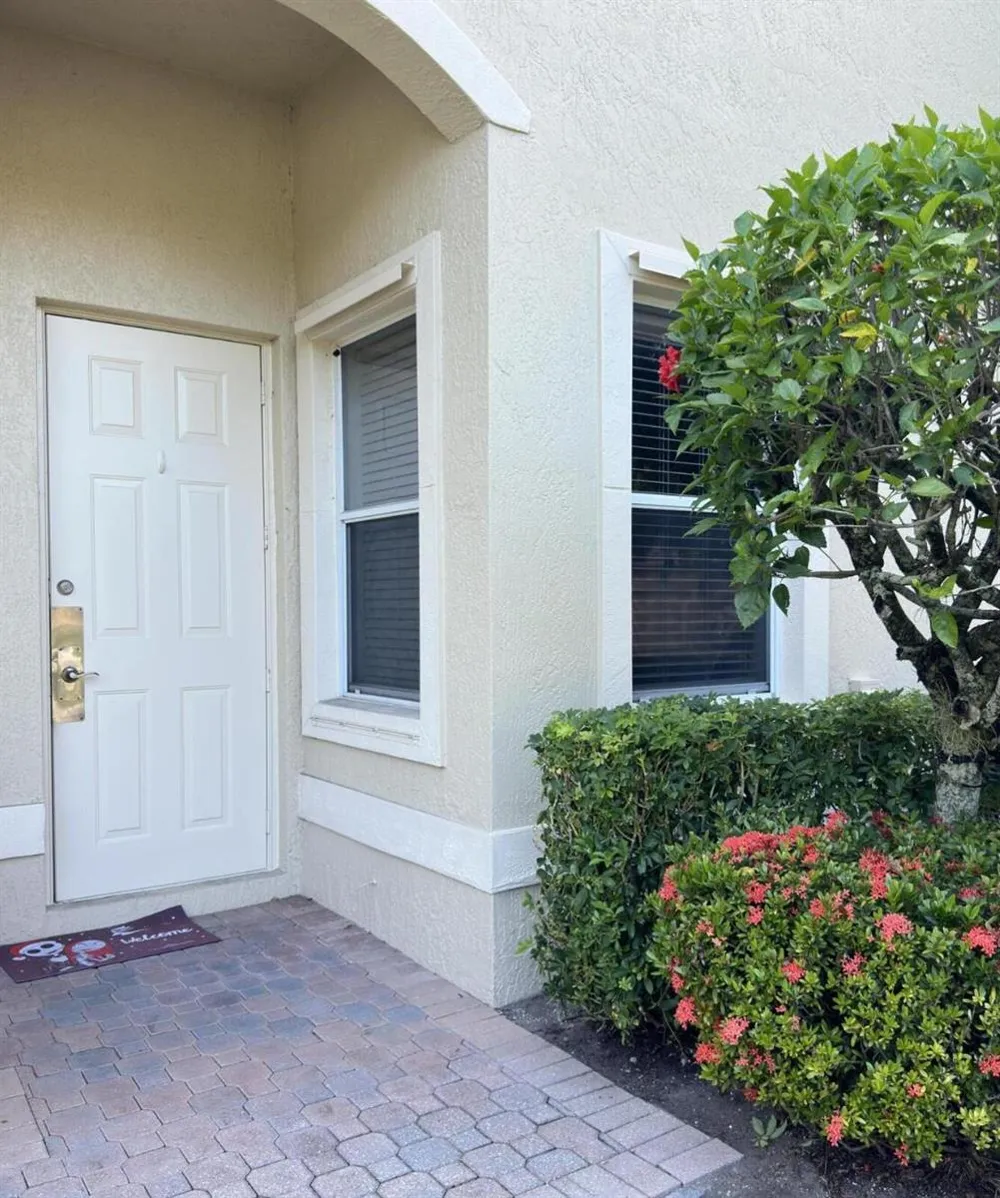 8125 MULLIGAN CIRCLE Port St. Lucie, FL 34986