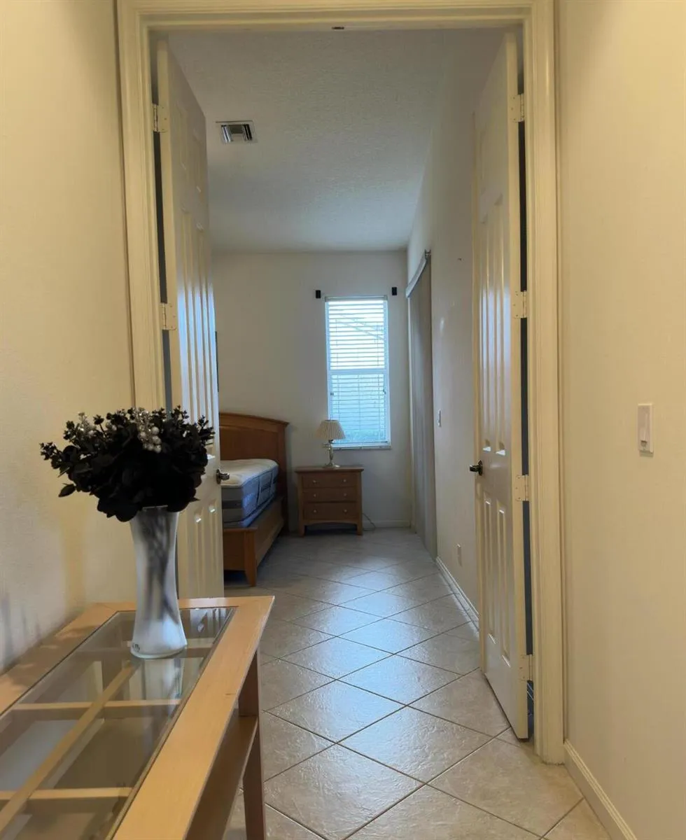8125 MULLIGAN CIRCLE Port St. Lucie, FL 34986