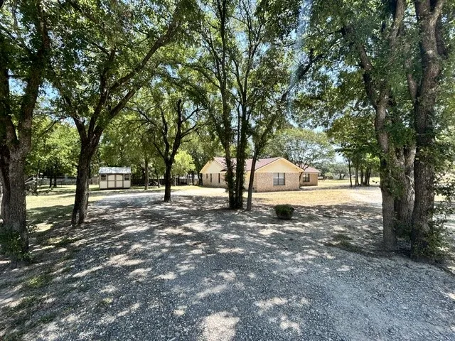 137 County Road 1759A Clifton, TX 76634
