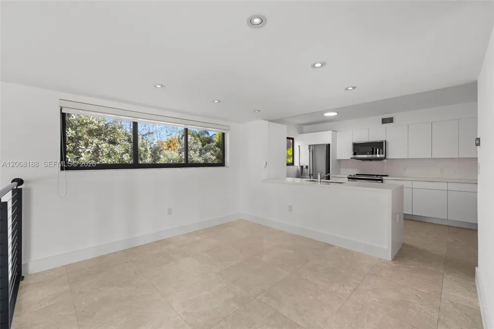 225 E Enid Dr #44 Key Biscayne, FL 33149