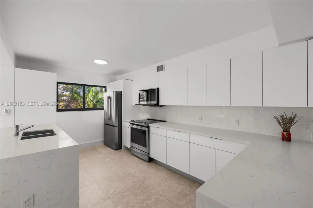 225 E Enid Dr #44 Key Biscayne, FL 33149