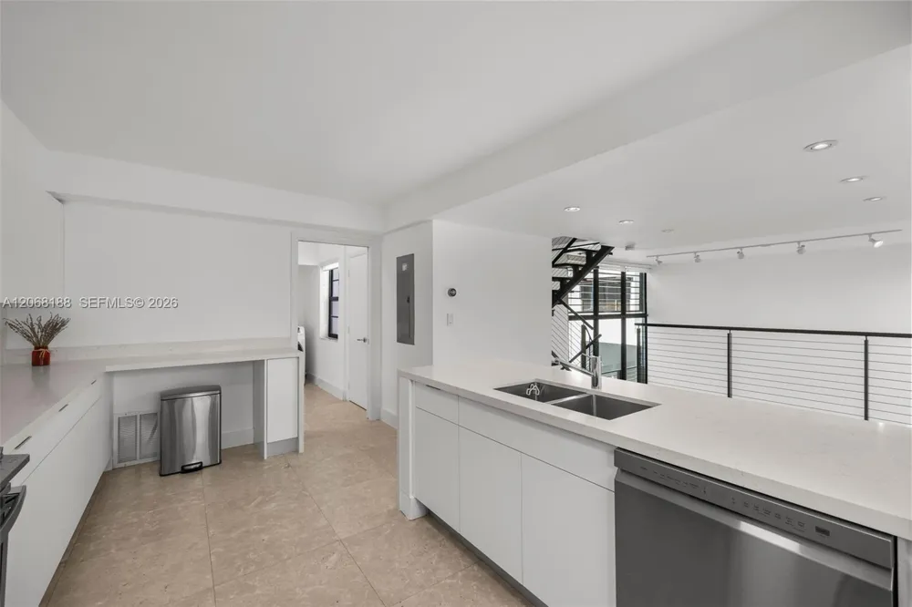 225 E Enid Dr #44 Key Biscayne, FL 33149