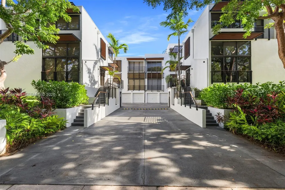 225 E Enid Dr #44 Key Biscayne, FL 33149