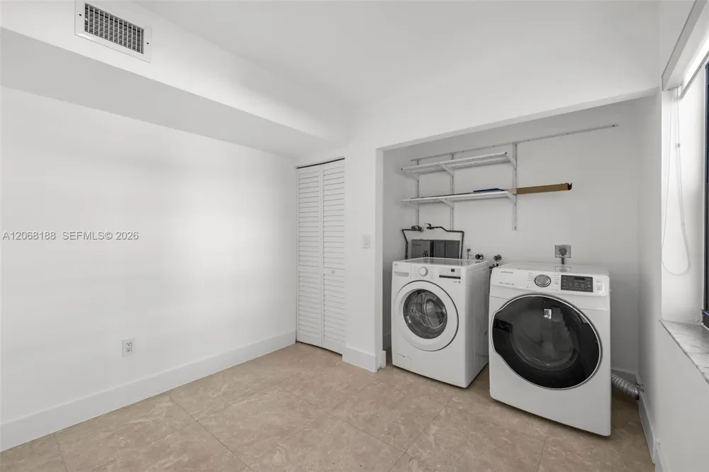 225 E Enid Dr #44 Key Biscayne, FL 33149