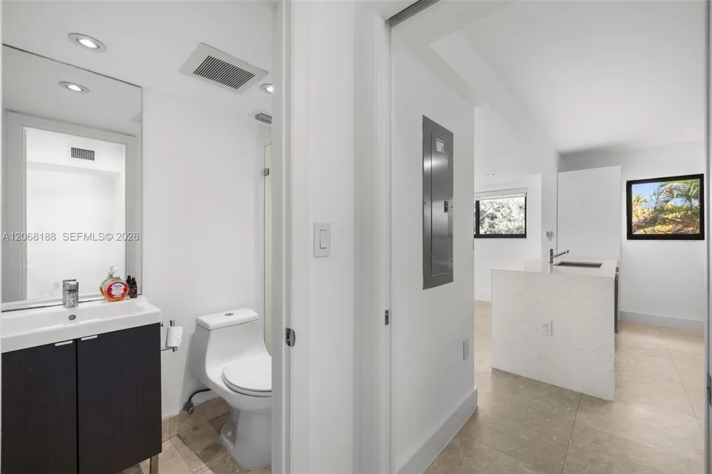 225 E Enid Dr #44 Key Biscayne, FL 33149