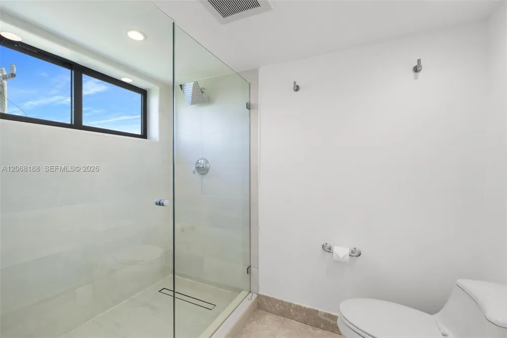 225 E Enid Dr #44 Key Biscayne, FL 33149