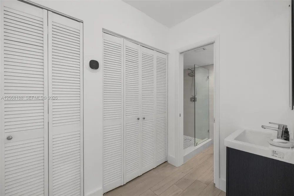 225 E Enid Dr #44 Key Biscayne, FL 33149