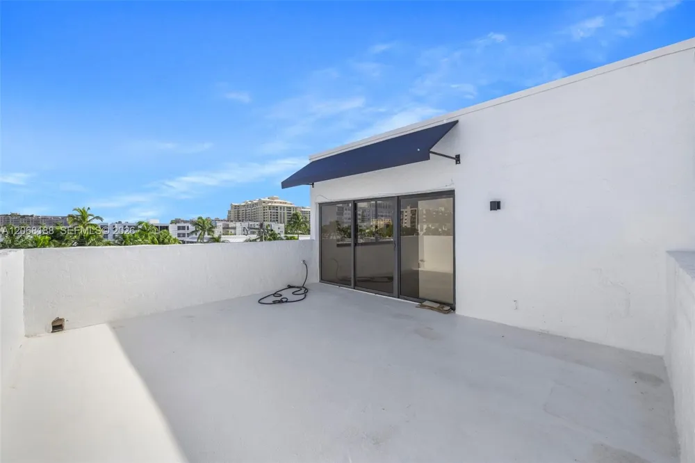 225 E Enid Dr #44 Key Biscayne, FL 33149