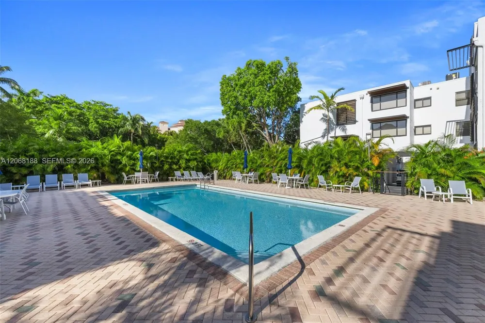 225 E Enid Dr #44 Key Biscayne, FL 33149