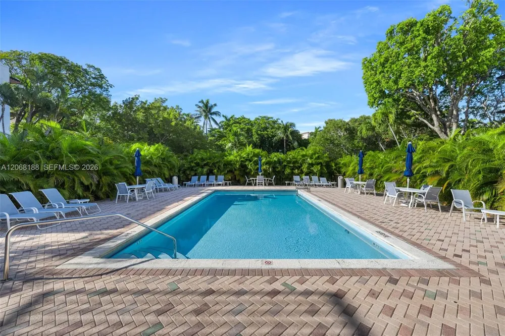 225 E Enid Dr #44 Key Biscayne, FL 33149