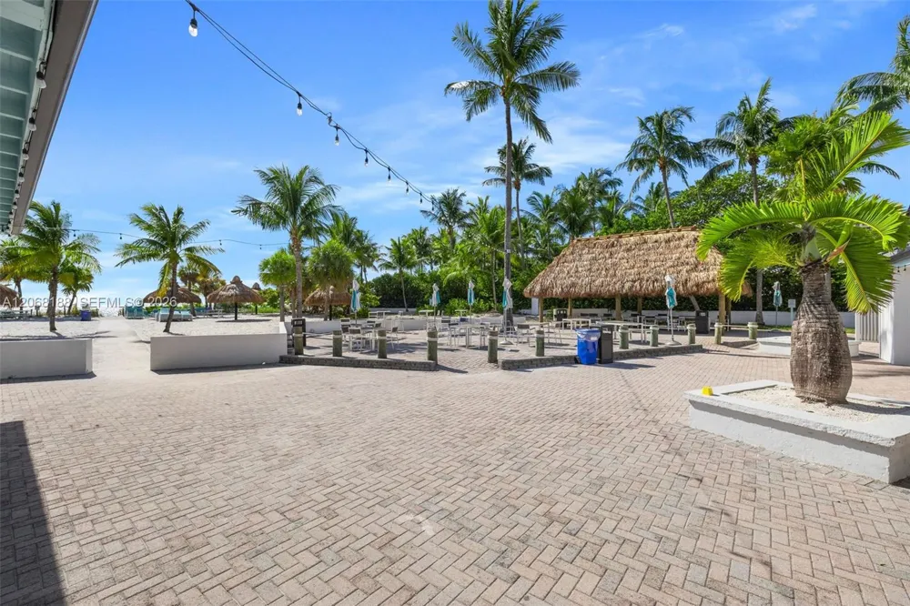 225 E Enid Dr #44 Key Biscayne, FL 33149