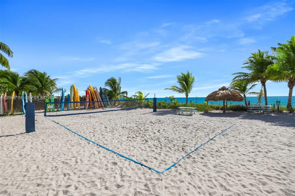 225 E Enid Dr #44 Key Biscayne, FL 33149