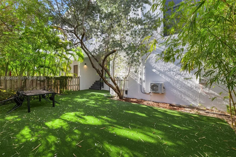 225 E Enid Dr #44 Key Biscayne, FL 33149