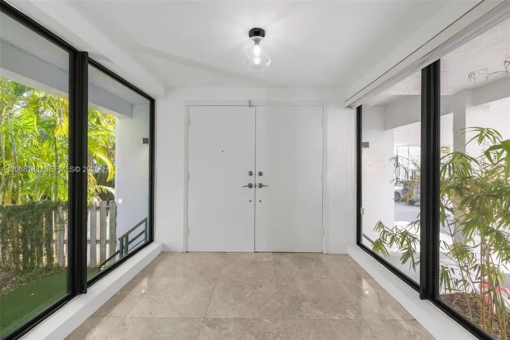 225 E Enid Dr #44 Key Biscayne, FL 33149