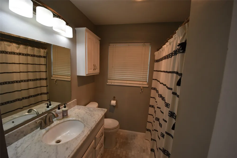 924 Cherokee Street Seminole, OK 74868