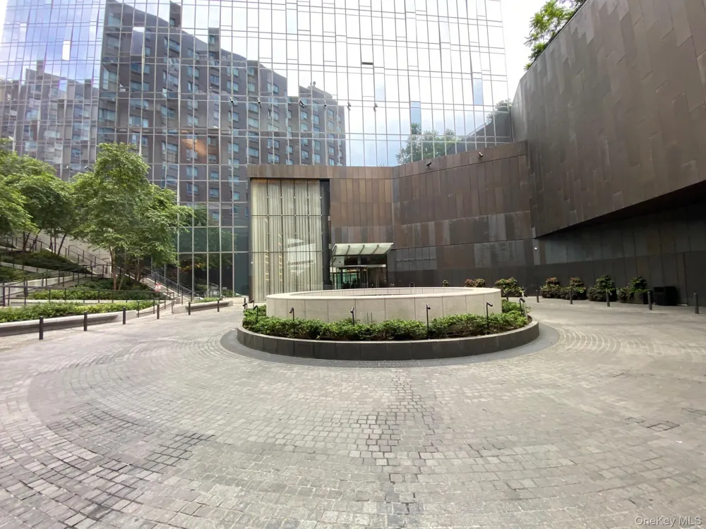 252 South Street #12G New York (Manhattan), NY 10002