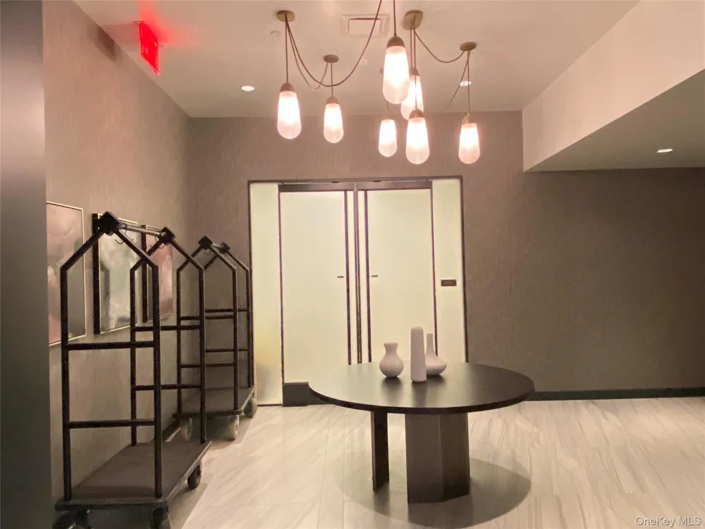 252 South Street #12G New York (Manhattan), NY 10002