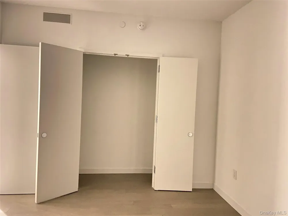 252 South Street #12G New York (Manhattan), NY 10002