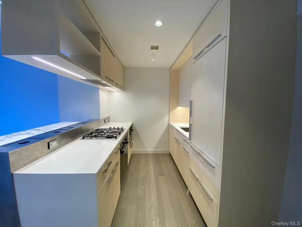 252 South Street #12G New York (Manhattan), NY 10002