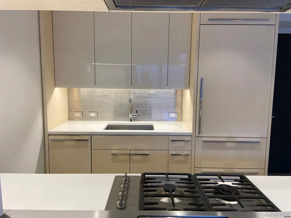 252 South Street #12G New York (Manhattan), NY 10002