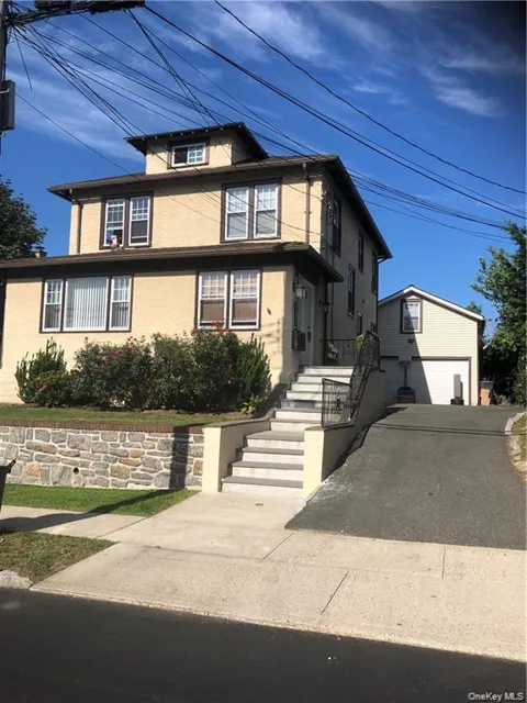 23 Merritt Avenue