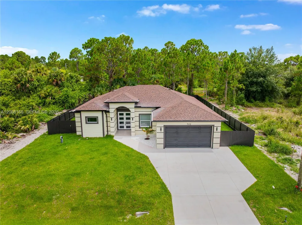 942 E KANUGA ST Lehigh Acres, FL 33974
