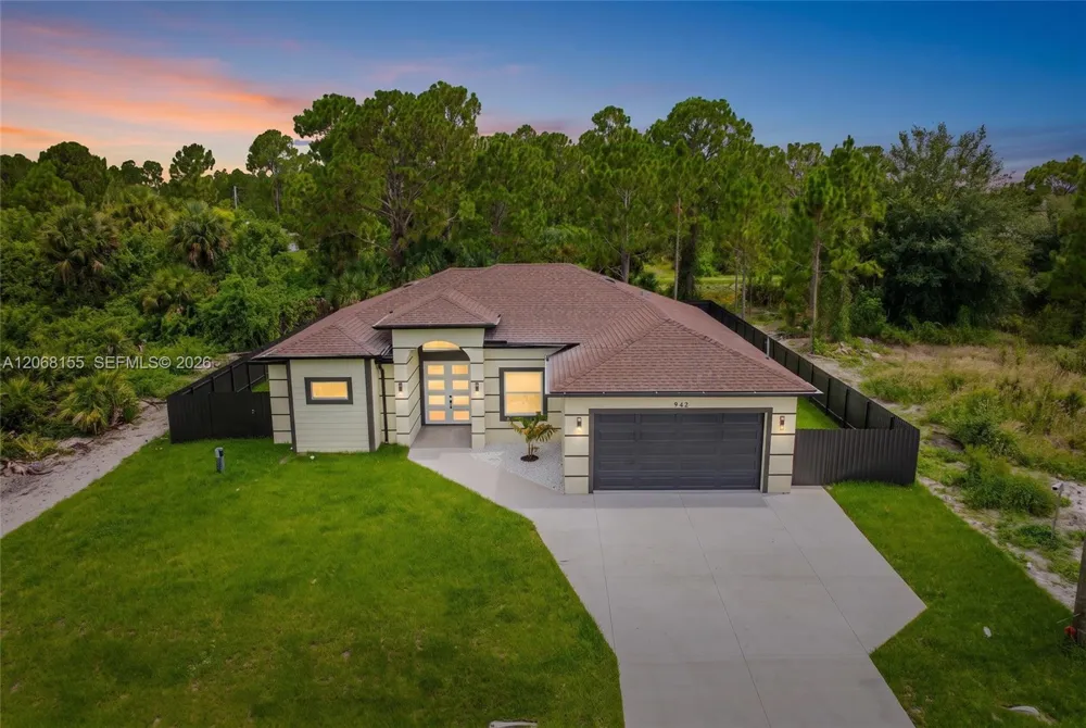 942 E KANUGA ST Lehigh Acres, FL 33974