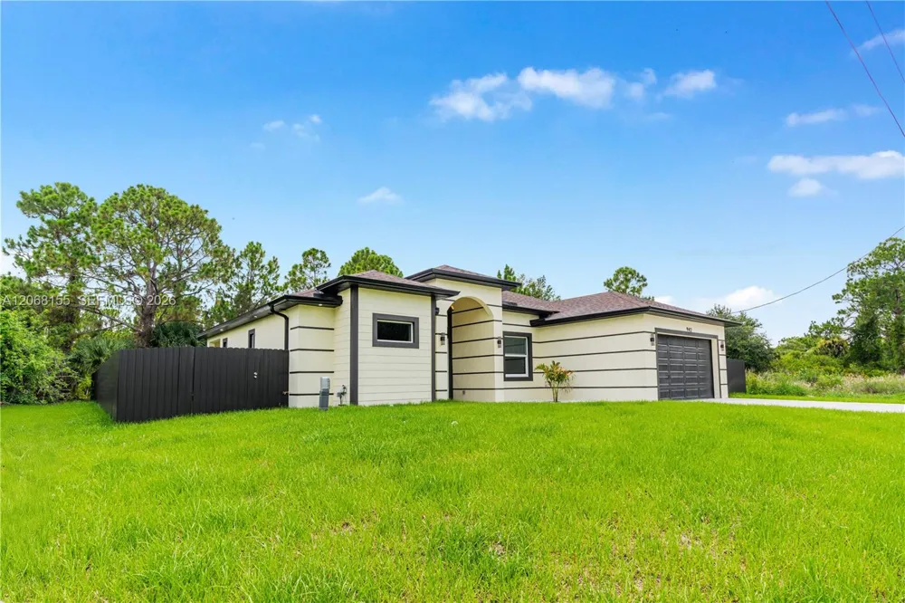 942 E KANUGA ST Lehigh Acres, FL 33974