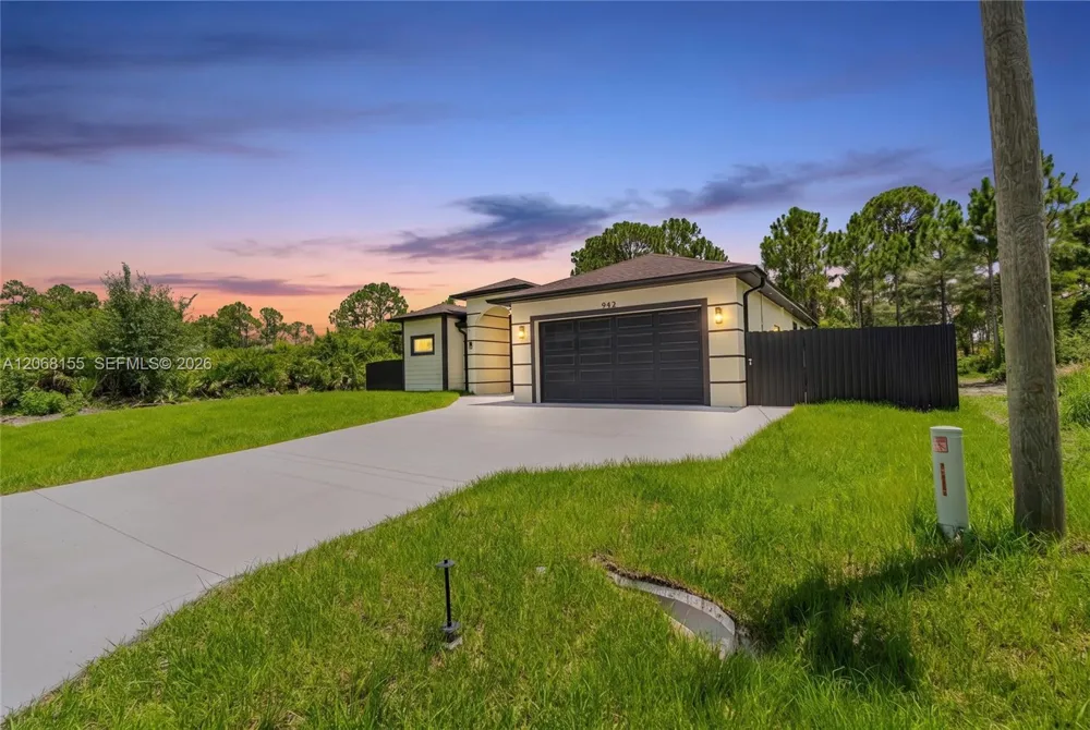 942 E KANUGA ST Lehigh Acres, FL 33974