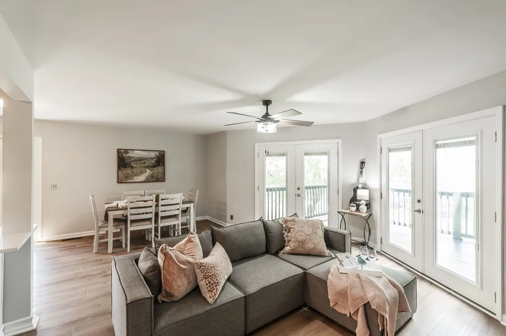 6040 New Cut Rd Greenbrier, TN 37073