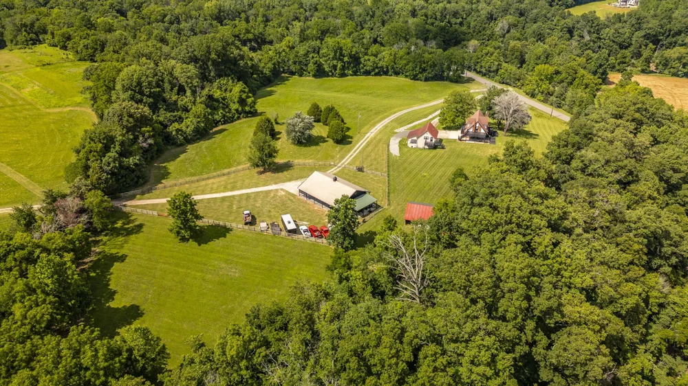 6040 New Cut Rd Greenbrier, TN 37073