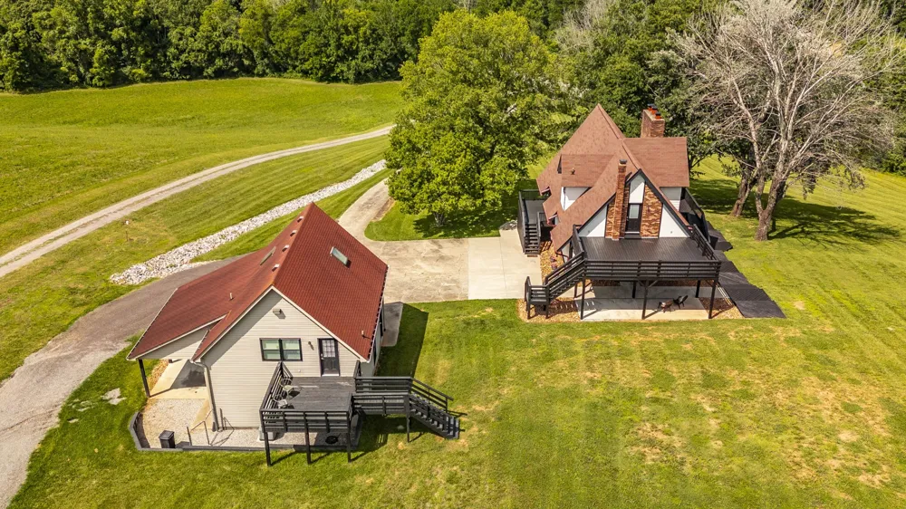 6040 New Cut Rd Greenbrier, TN 37073