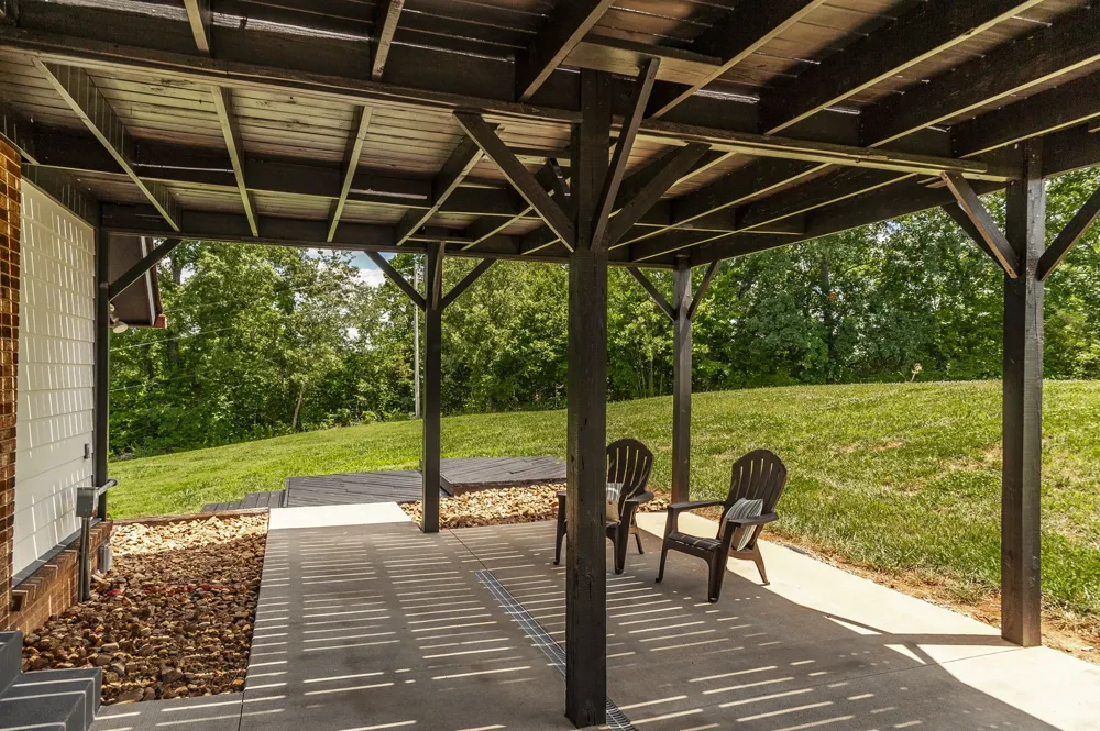 6040 New Cut Rd Greenbrier, TN 37073