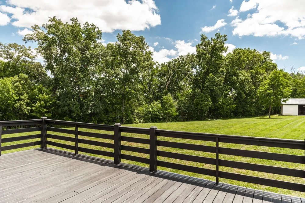 6040 New Cut Rd Greenbrier, TN 37073