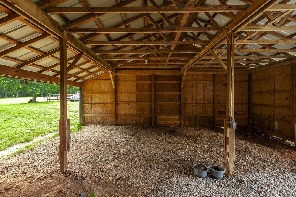 6040 New Cut Rd Greenbrier, TN 37073