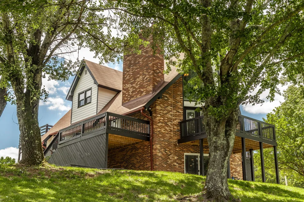 6040 New Cut Rd Greenbrier, TN 37073