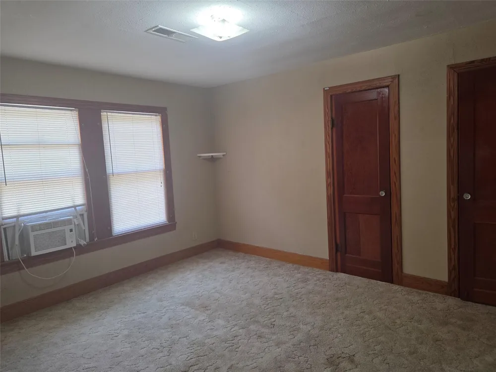 702 E Trinity Street Victoria, TX 77901
