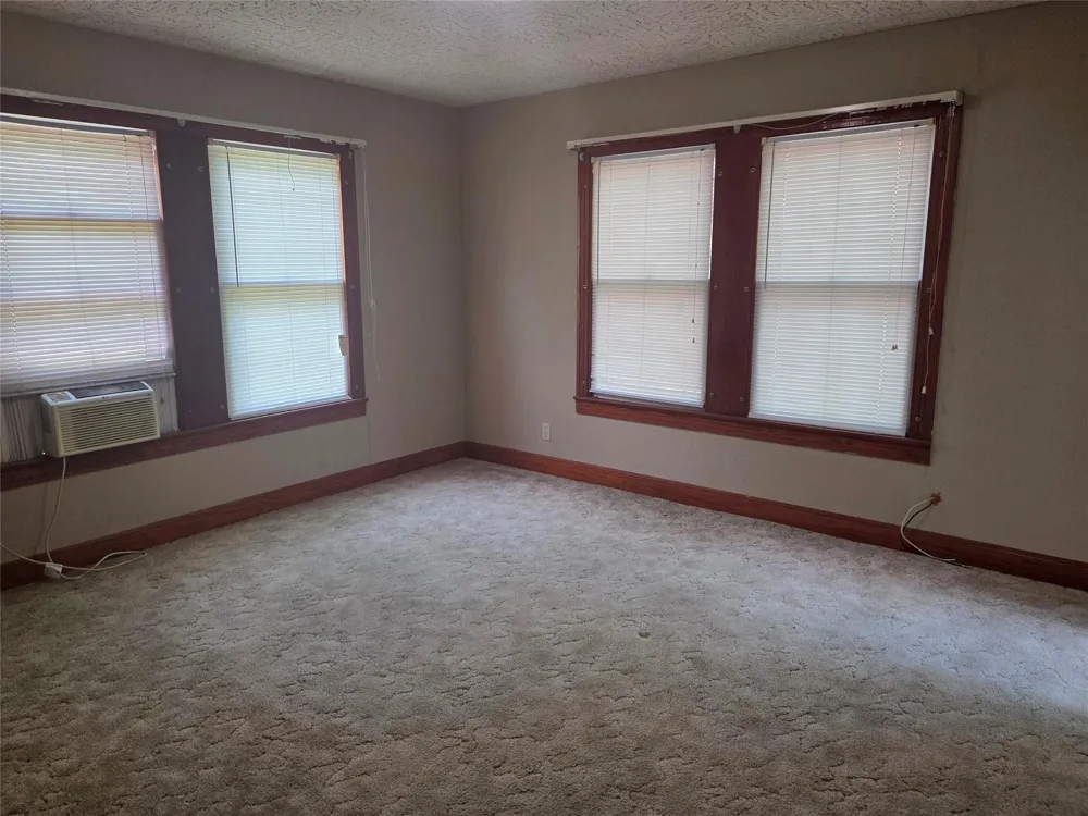 702 E Trinity Street Victoria, TX 77901